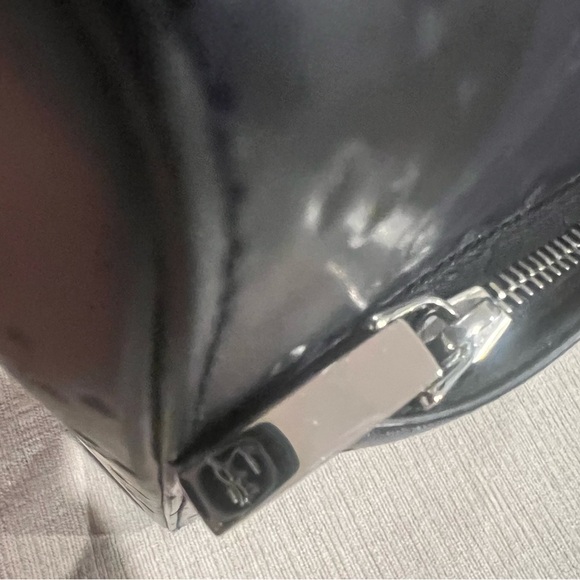 CHRISTIAN LOUBOUTIN 
Calfskin Bench Medium Reporter Navy - Picture 10 of 14